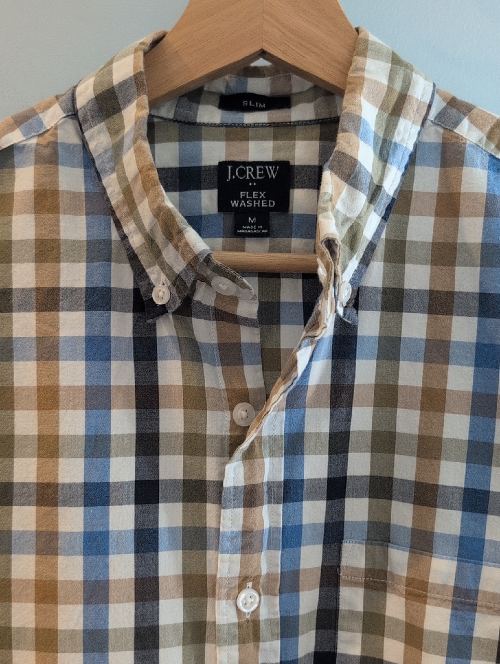 J. Crew Men's Medium Slim Flex Washed Long Sleeve Button Down Shirt Style #AZ258